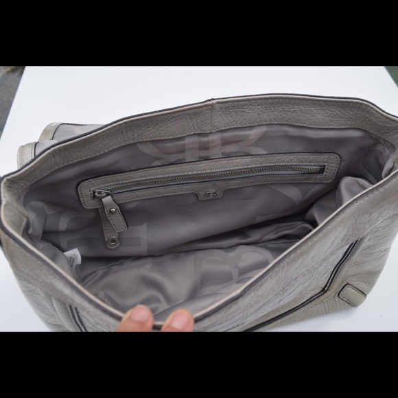 Banana republic leather shoulder bag - Picture 5 of 8